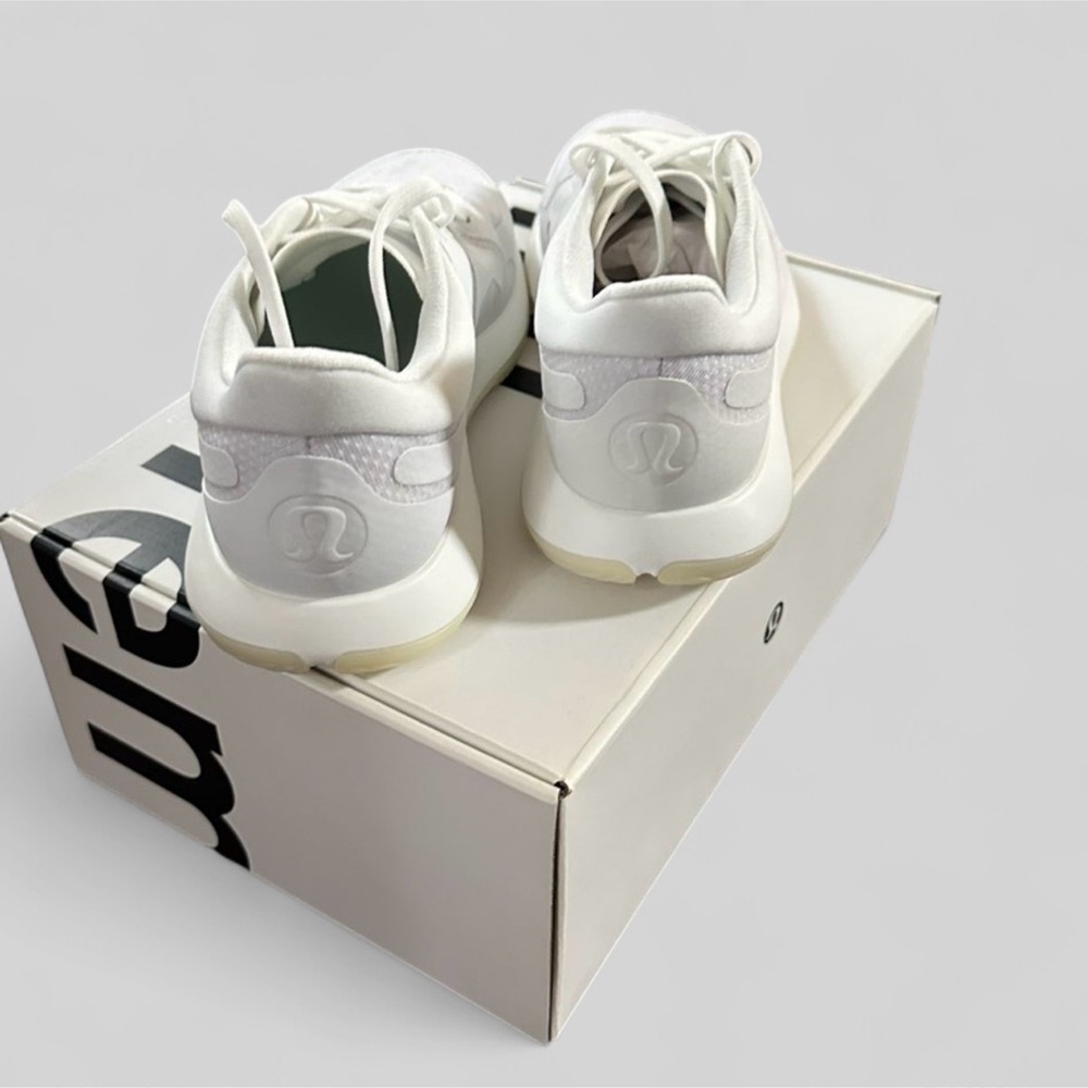 Lululemon-Women's Strong feel Training Shoe white size 7.5 NEW - Picture 10 of 12